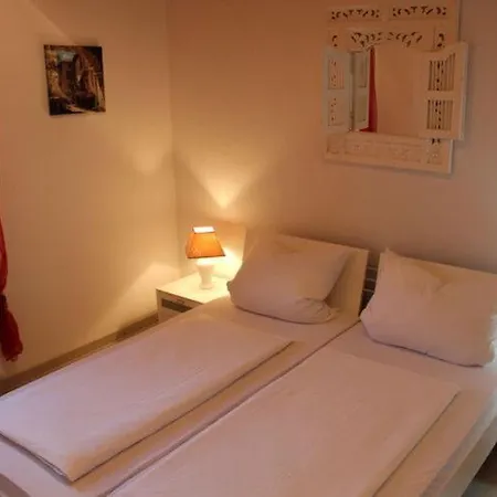 Chiara-marie Apartment
